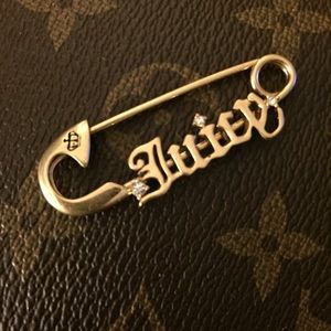 22K GOLD BROOCH PIN/3 CZ DIAMOND JUICY COUTURE.